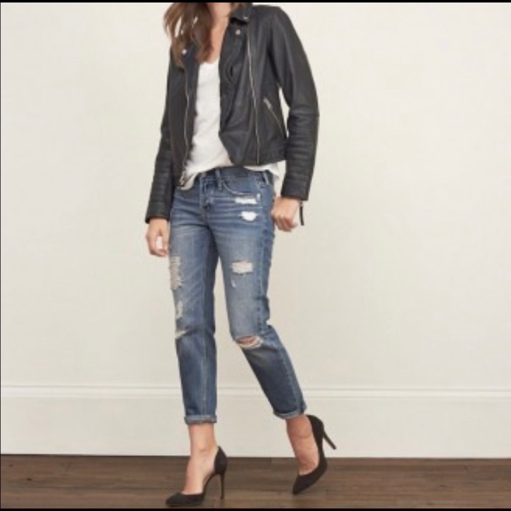 🦌Abercrombie & Fitch Boyfriend Straight Distressed Jeans